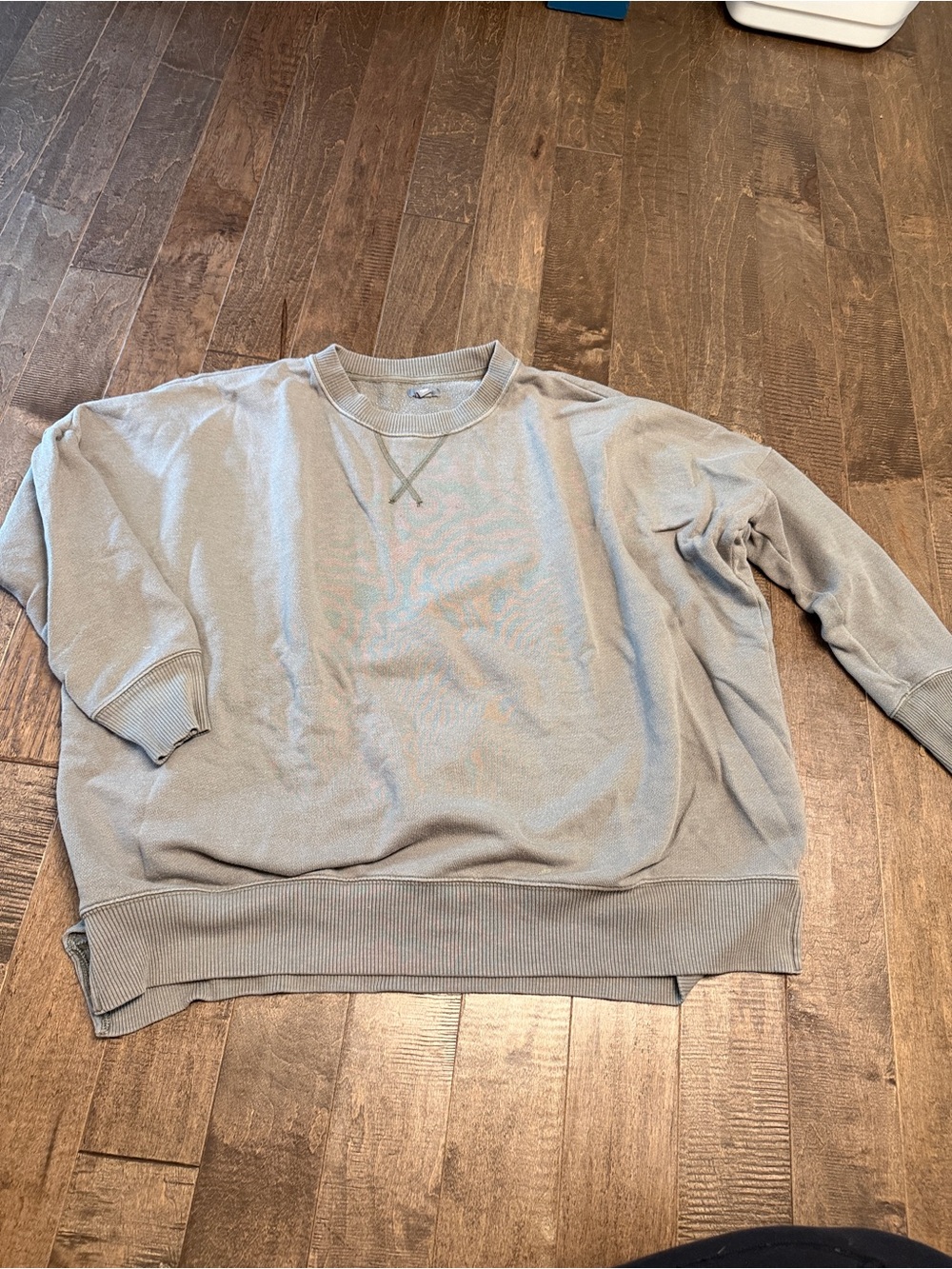 Women’s Aerie Crewneck Sweatshirt in Light Gray